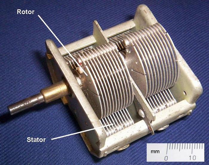 Ad:  Variable_Capacitor.jpg
Gsterim: 236
Boyut:  89.5 KB