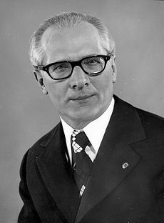 Ad:  230px-Bundesarchiv_Bild_183-R0518-182%2C_Erich_Honecker.jpg
Gsterim: 323
Boyut:  10.2 KB