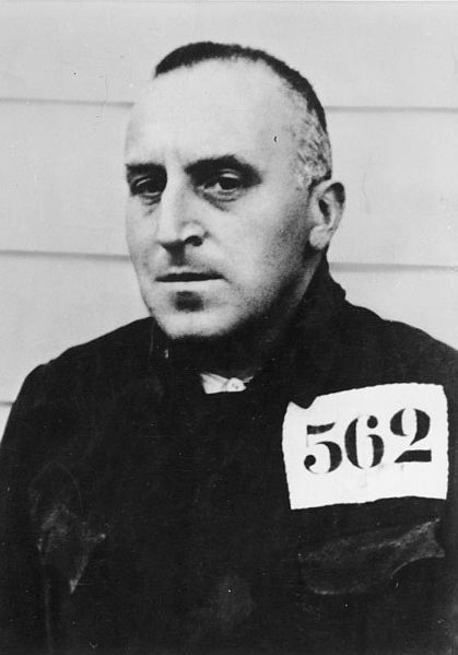 Ad:  419px-Bundesarchiv_Bild_183-93516-0010,_Carl_von_Ossietzky.jpg
Gsterim: 220
Boyut:  27.0 KB