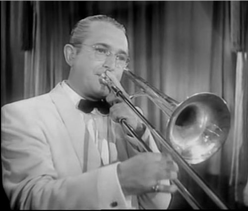 Ad:  Tommy_dorsey_playing_trombone.jpg
Gsterim: 128
Boyut:  60.9 KB