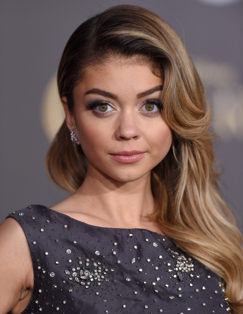 Ad:  Sarah+Hyland+Cinderella+Premieres+Hollywood+W2vd1-p6mFJx.jpg
Gsterim: 412
Boyut:  157.6 KB