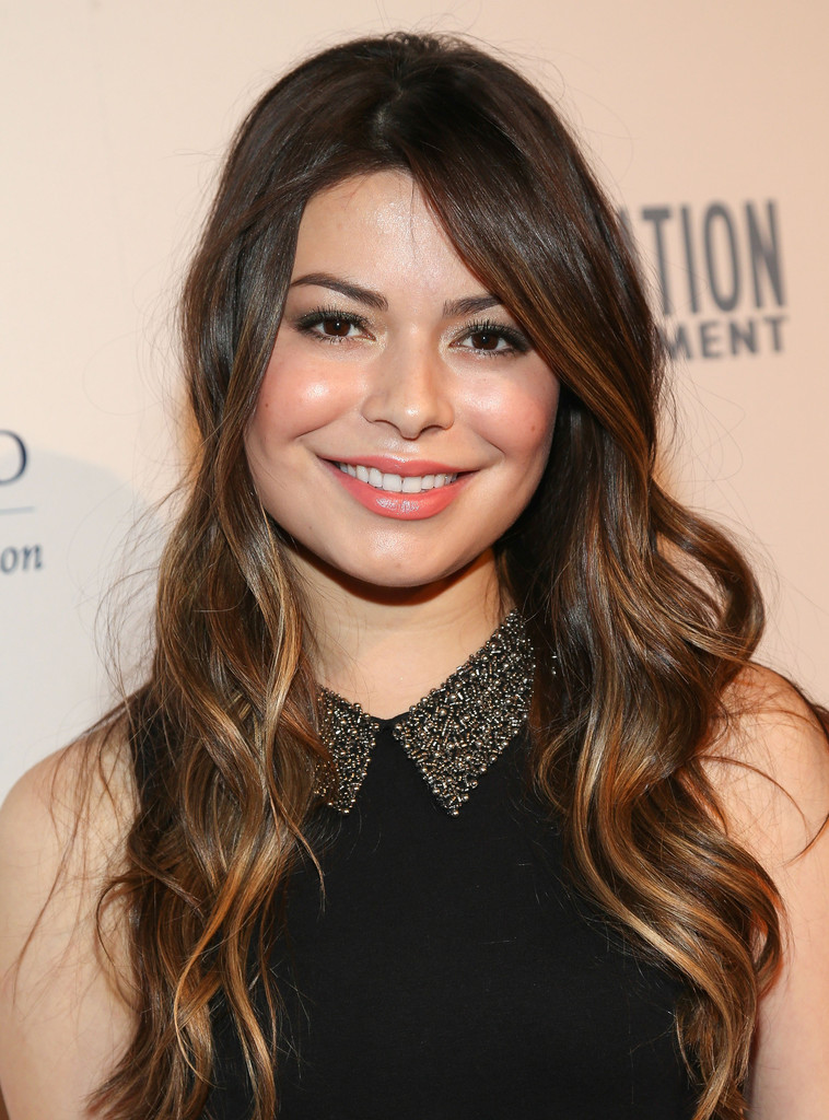 Ad:  Miranda+Cosgrove+Celebs+STARS+2013+Benefit+OIfimhEDrUmx.jpg
Gsterim: 636
Boyut:  225.8 KB