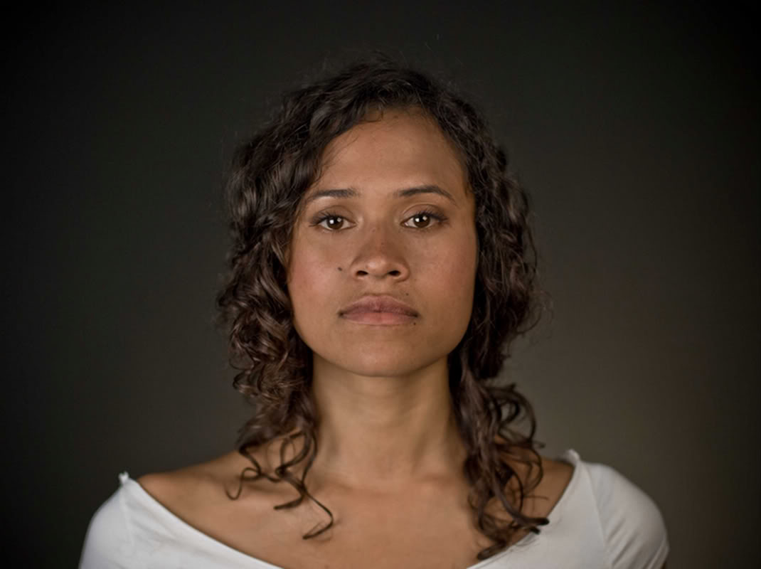 Ad:  Angel Coulby.jpg
Gsterim: 805
Boyut:  56.7 KB