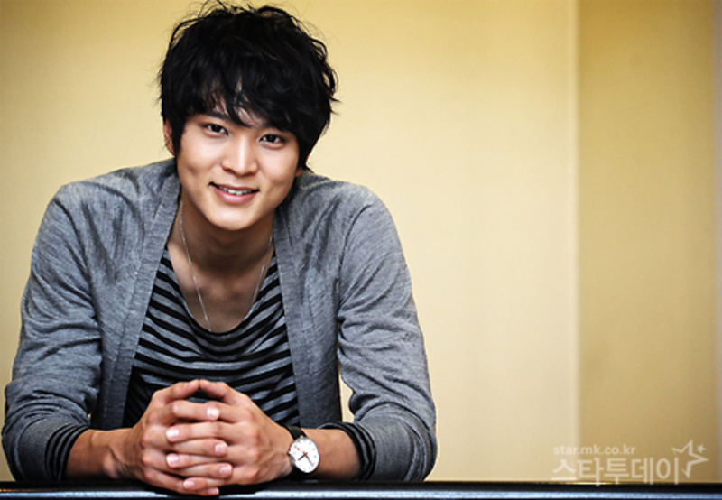 Ad:  Joo Won.jpg
Gsterim: 1087
Boyut:  95.7 KB