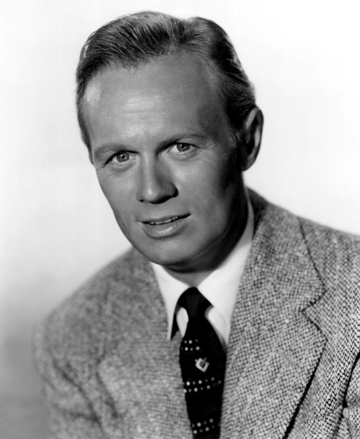 Ad:  Richard Widmark.jpg
Gsterim: 1042
Boyut:  65.6 KB