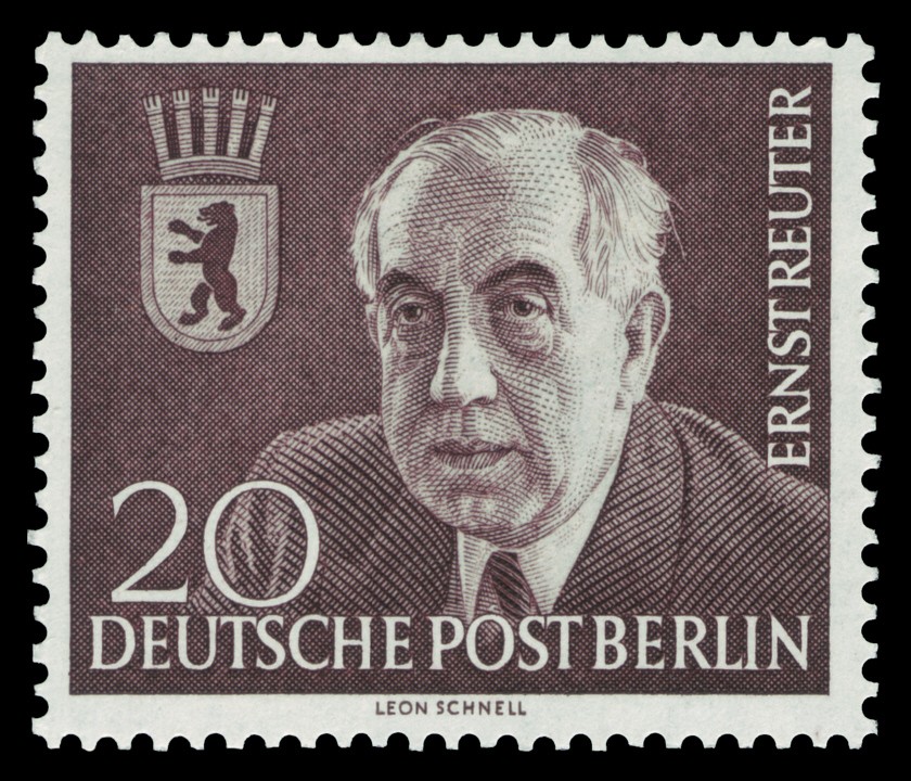 Ad:  Ernst Rudolf Johannes Reuter1.jpg
Gsterim: 282
Boyut:  202.7 KB