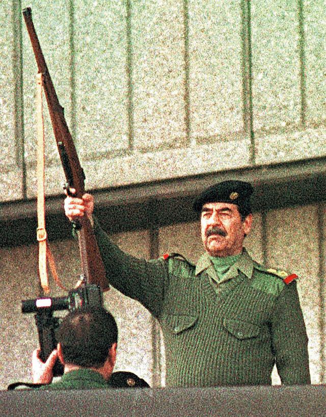 Saddam Hüseyin Kimdir, Hayatı ve Resimleri